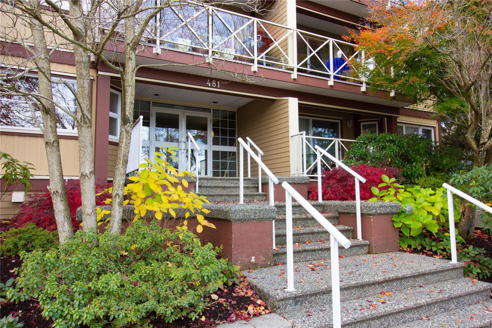Main Photo: 403 481 Kennedy St in : Na Old City Condo for sale (Nanaimo) : MLS®# 859544