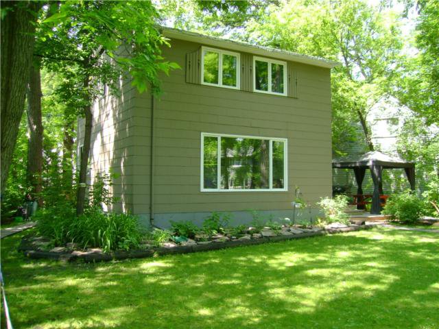Main Photo: 245 WILDWOOD J Park in WINNIPEG: Fort Garry / Whyte Ridge / St Norbert Residential for sale (South Winnipeg) : MLS®# 1011794