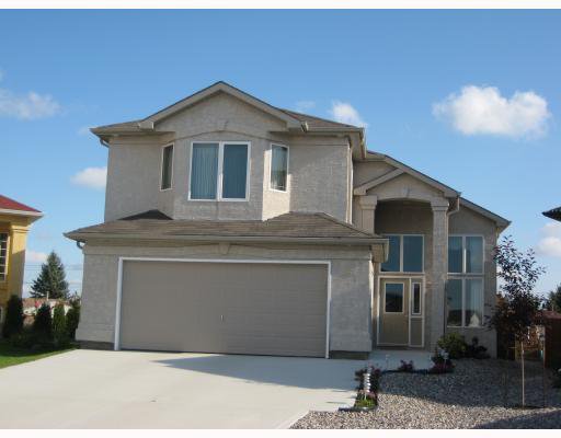 Main Photo: 35 GRADY BEND Place in WINNIPEG: West Kildonan / Garden City Residential for sale (North West Winnipeg) : MLS®# 2817480