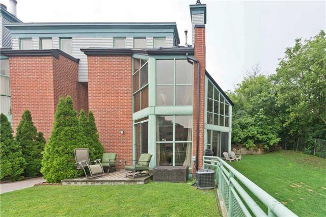 Main Photo: 100 Arbors Lane Th14 in Vaughan: Freehold for sale : MLS®# N3891395