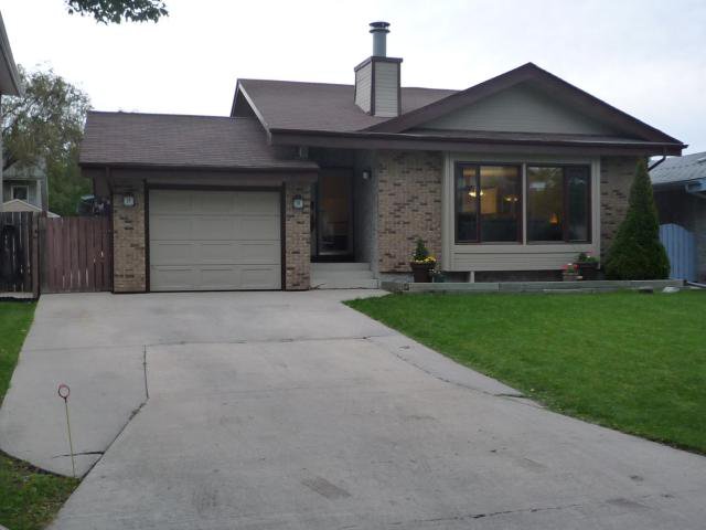 Main Photo: 54 ARBOR Grove in WINNIPEG: North Kildonan Residential for sale (North East Winnipeg) : MLS®# 1018189