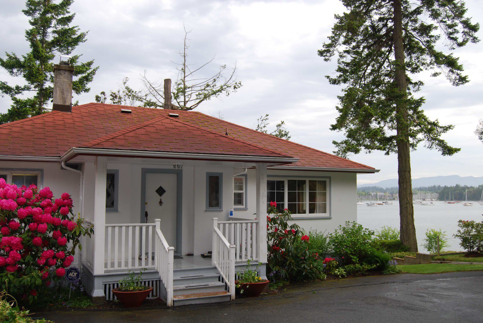 Main Photo: 2297 Tryon Rd in NORTH SAANICH: NS Curteis Point House for sale (North Saanich) : MLS®# 489110