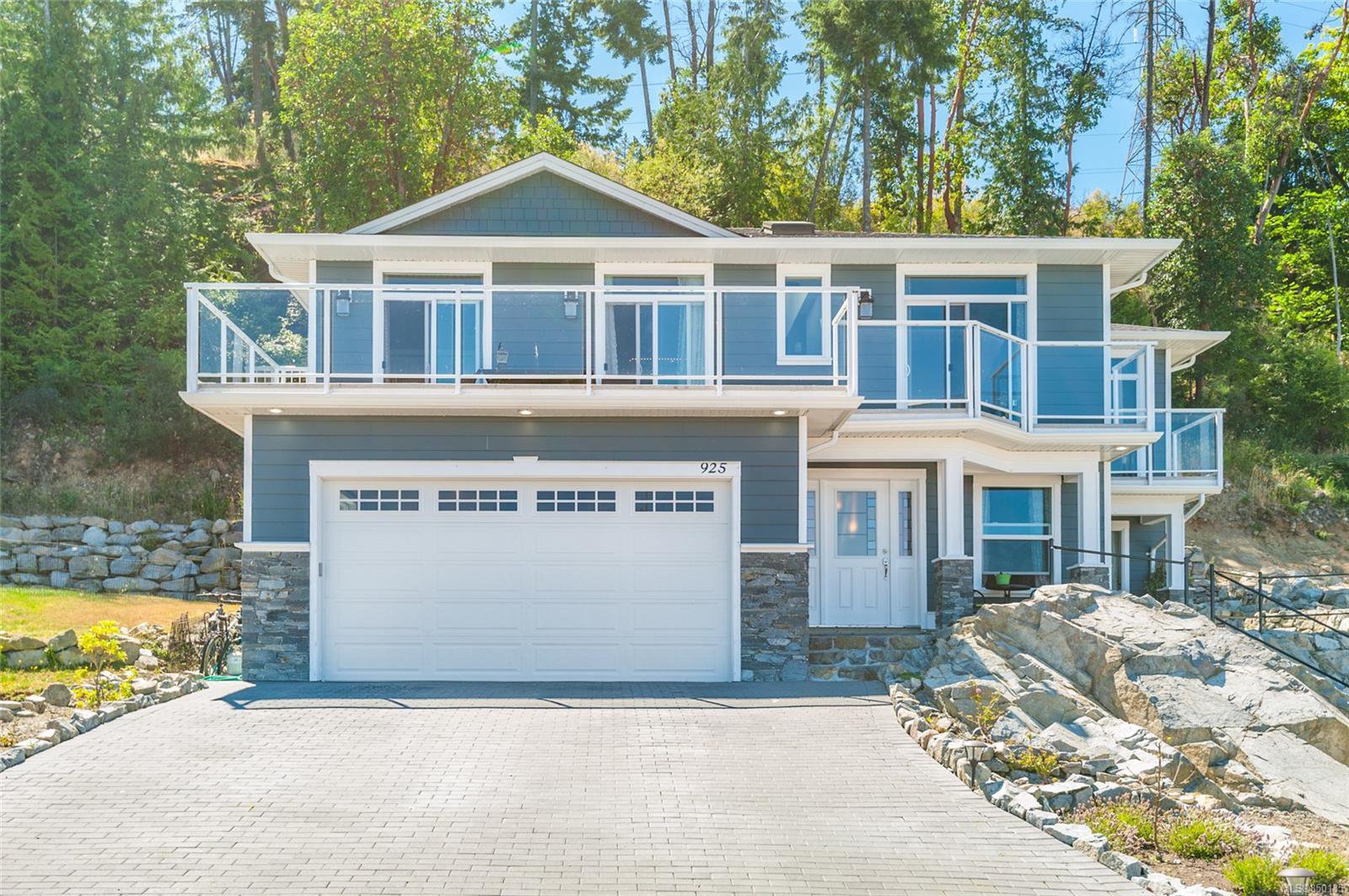 Main Photo: 925 Hanington Rd in : Du Ladysmith Single Family Detached for sale (Duncan) : MLS®# 850135