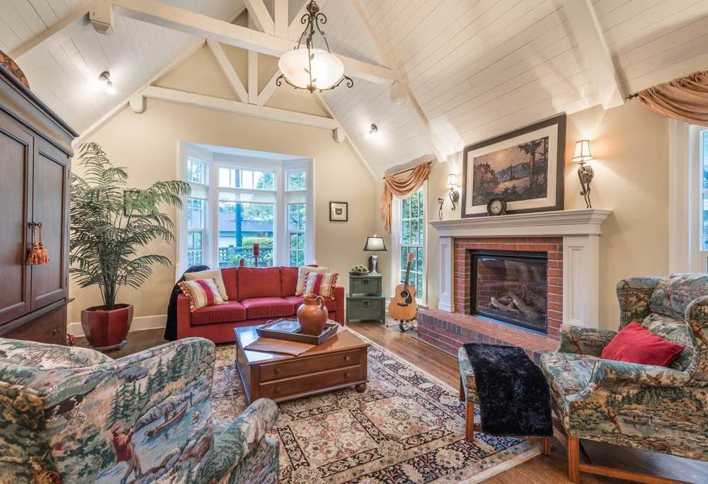 Main Photo: 13345 AMBLE WOOD DRIVE in South Surrey White Rock: Crescent Bch Ocean Pk. Home for sale () : MLS®# R2178473