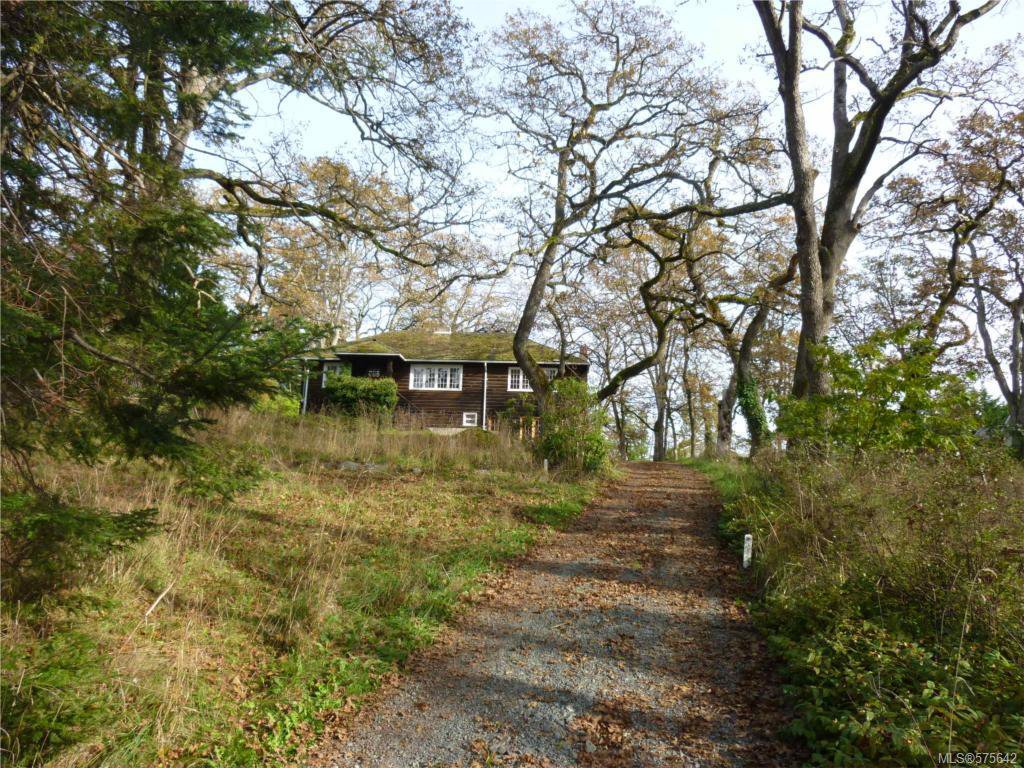Main Photo: 4033 Braefoot Rd in COURTENAY: SE Mt Doug House for sale (Saanich East) : MLS®# 575642