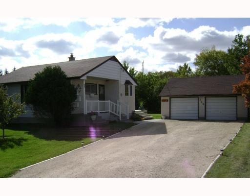 Main Photo: 722 FOXGROVE Avenue in WINNIPEG: Birdshill Area Residential for sale (North East Winnipeg) : MLS®# 2907816