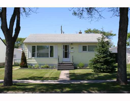 Main Photo: in WINNIPEG: St Vital Residential for sale (South East Winnipeg) : MLS®# 2912633