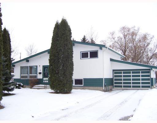 Main Photo: 8 VENUS Bay in WINNIPEG: Fort Garry / Whyte Ridge / St Norbert Residential for sale (South Winnipeg) : MLS®# 2821718