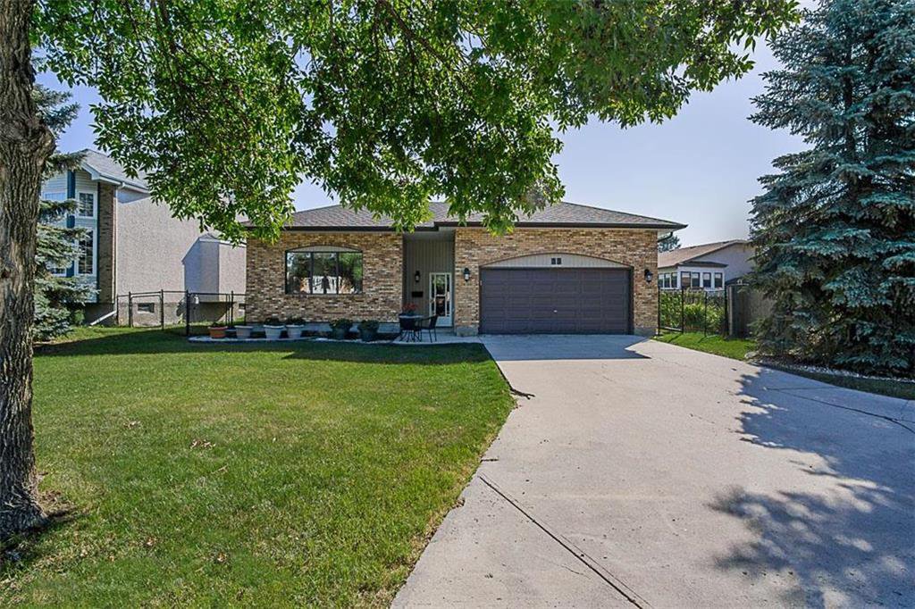 Main Photo: 35 Sunglow Road in Winnipeg: Kildonan Meadows Residential for sale (3K) : MLS®# 202021477