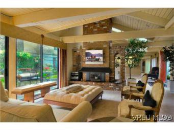 Main Photo: in VICTORIA: SE Broadmead House for sale (Saanich East) : MLS®# 528938