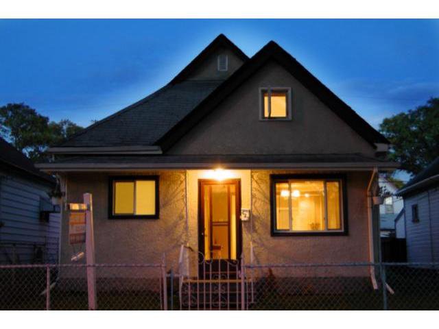 Main Photo: 623 BEVERLEY Street in WINNIPEG: West End / Wolseley Residential for sale (West Winnipeg) : MLS®# 1015262