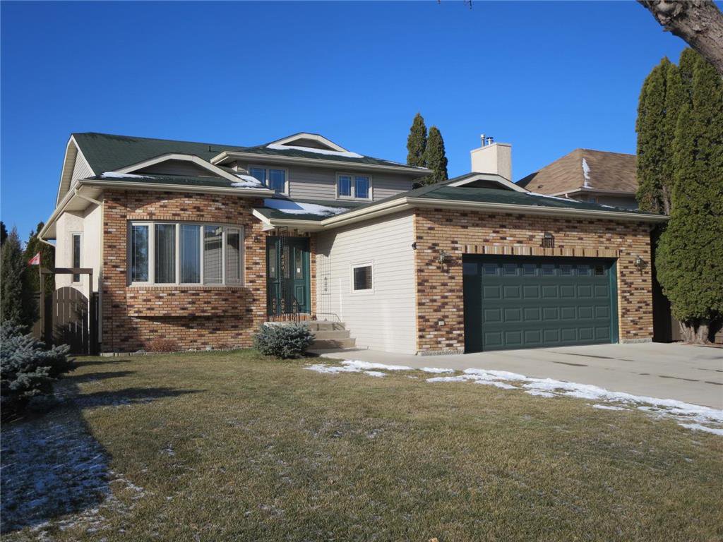 Seven Oaks Crossing 4 Level Split 1,841+/- sq.ft Dbl. Garage
