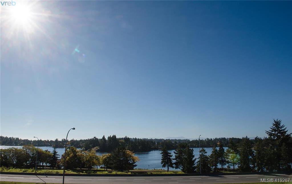 Main Photo: 13 Avanti Pl in VICTORIA: VR Hospital Row/Townhouse for sale (View Royal) : MLS®# 829808