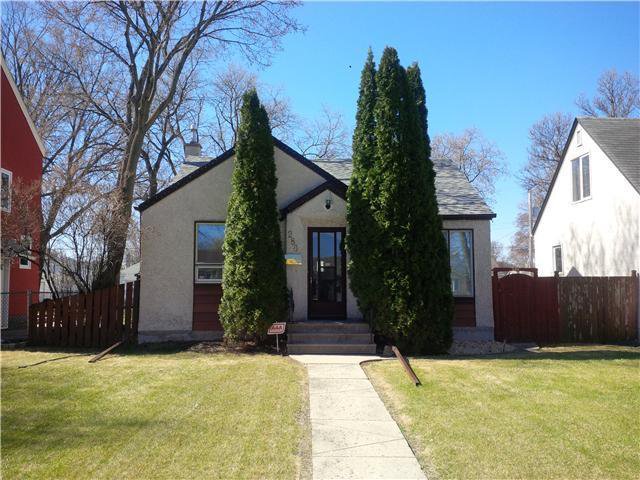 *East Kildonan* 2 Br Bungalow 865 sq.ft 49' x 155' Lot