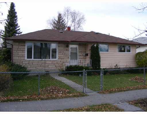 Main Photo: 804 CONSOL Avenue in WINNIPEG: East Kildonan Residential for sale (North East Winnipeg) : MLS®# 2821411