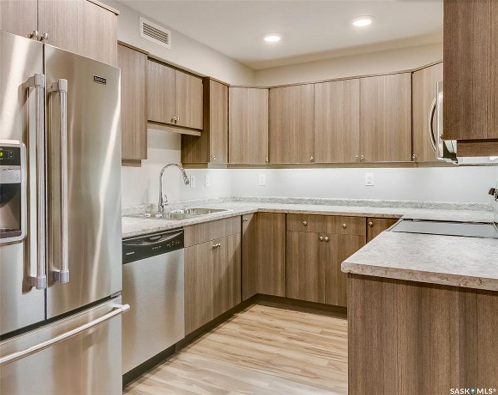 Main Photo: 1213 102 Willis Crescent in Saskatoon: Stonebridge Residential for sale : MLS®# SK806233
