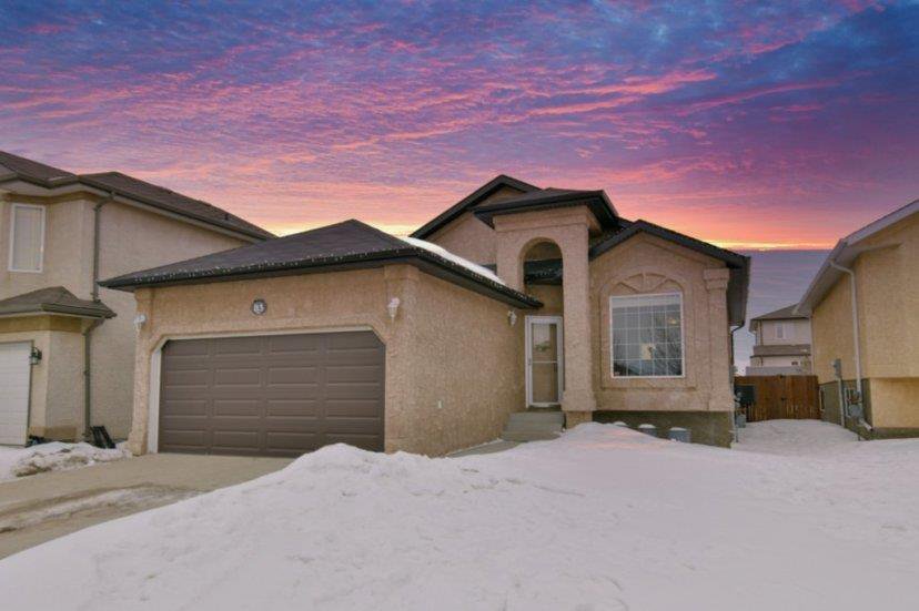 Main Photo: 83 Langley Bay in Winnipeg: Richmond West Residential for sale (1S) : MLS®# 202005640