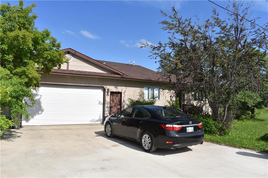 Main Photo: 40 SUNSET Boulevard in Gimli Rm: Siglavik Residential for sale (R26) : MLS®# 202015085