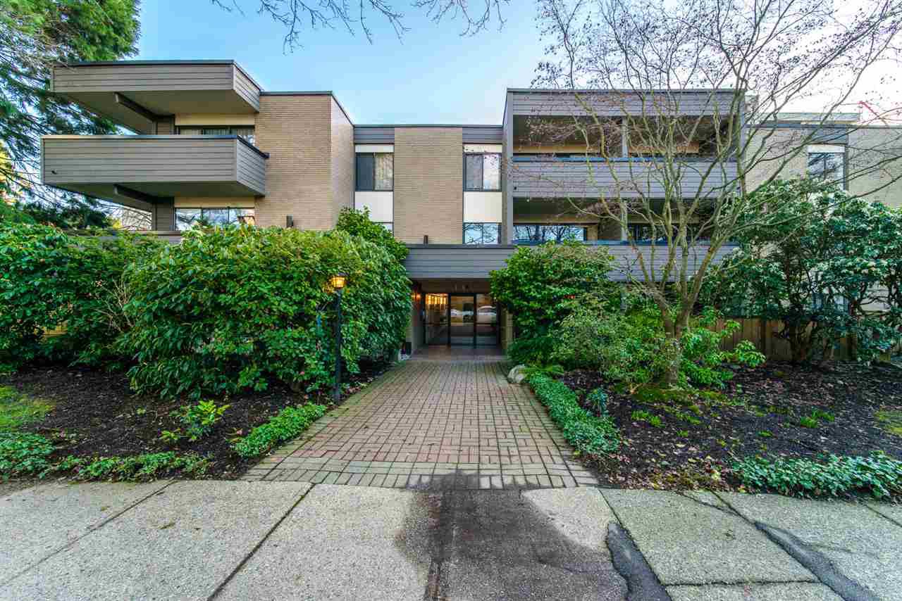 Main Photo: 204 1710 W 13TH AVENUE in Vancouver: Fairview VW Condo for sale (Vancouver West) : MLS®# R2438751
