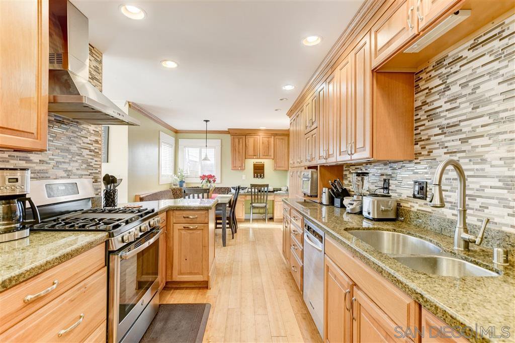 Main Photo: SAN DIEGO House for sale : 4 bedrooms : 1851 Hermes St