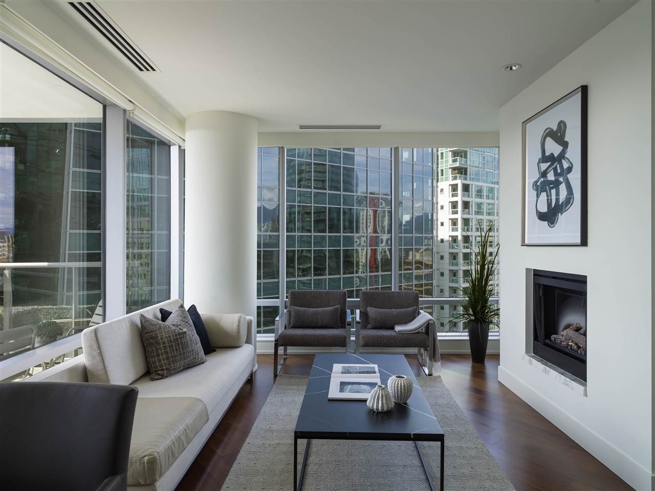 Main Photo: 2308 1111 ALBERNI STREET in Vancouver: West End VW Condo for sale (Vancouver West) : MLS®# R2483194
