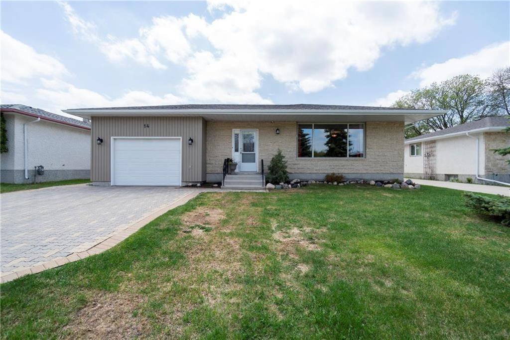 Main Photo: 14 McDowell Drive in Winnipeg: Charleswood Residential for sale (1G) : MLS®# 202011526