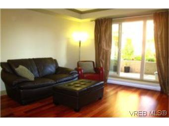 Main Photo: 210 1620 McKenzie Ave in VICTORIA: SE Lambrick Park Condo for sale (Saanich East) : MLS®# 485676