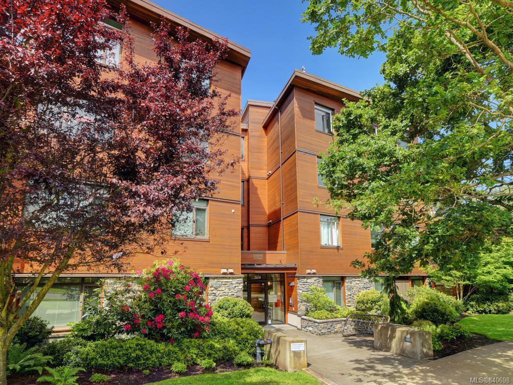 Main Photo: 106 3614 Richmond Rd in Saanich: SE Mt Tolmie Condo for sale (Saanich East) : MLS®# 840698