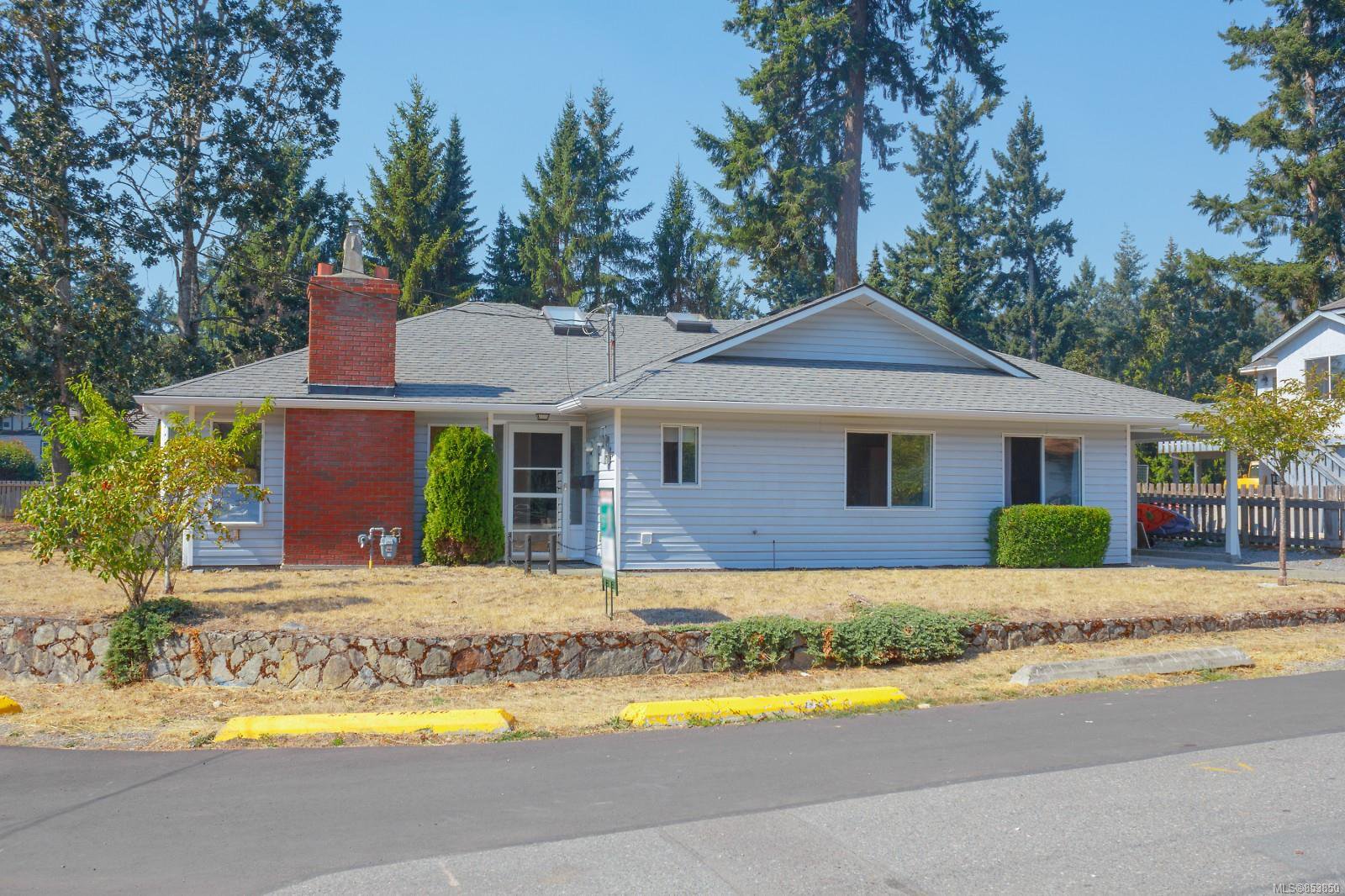 Main Photo: 1140 Lindsay Pl in : La Langford Lake Single Family Detached for sale (Langford) : MLS®# 853850