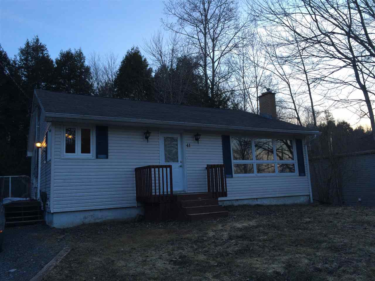 Main Photo: 41 TUCKER LAKE Road in Beaver Bank: 26-Beaverbank, Upper Sackville Residential for sale (Halifax-Dartmouth) : MLS®# 201606118