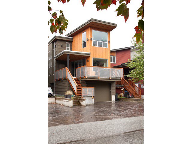 Main Photo: 23 40137 GOVERNMENT Road in Squamish: Garibaldi Estates House for sale : MLS®# V990866