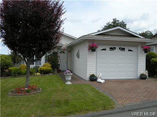 Main Photo: 44 Lekwammen Dr in VICTORIA: VR Glentana Manufactured Home for sale (View Royal) : MLS®# 667054