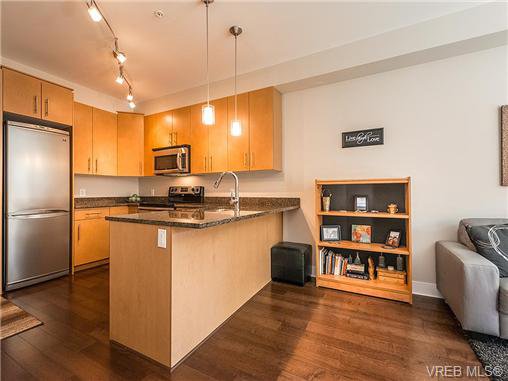 Main Photo: 114 21 Conard Street in : VR Hospital Residential for sale (View Royal) : MLS®# 354595