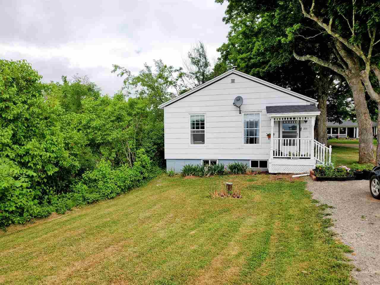 Main Photo: 2257 Highway 1 in Auburn: 404-Kings County Residential for sale (Annapolis Valley) : MLS®# 202011078