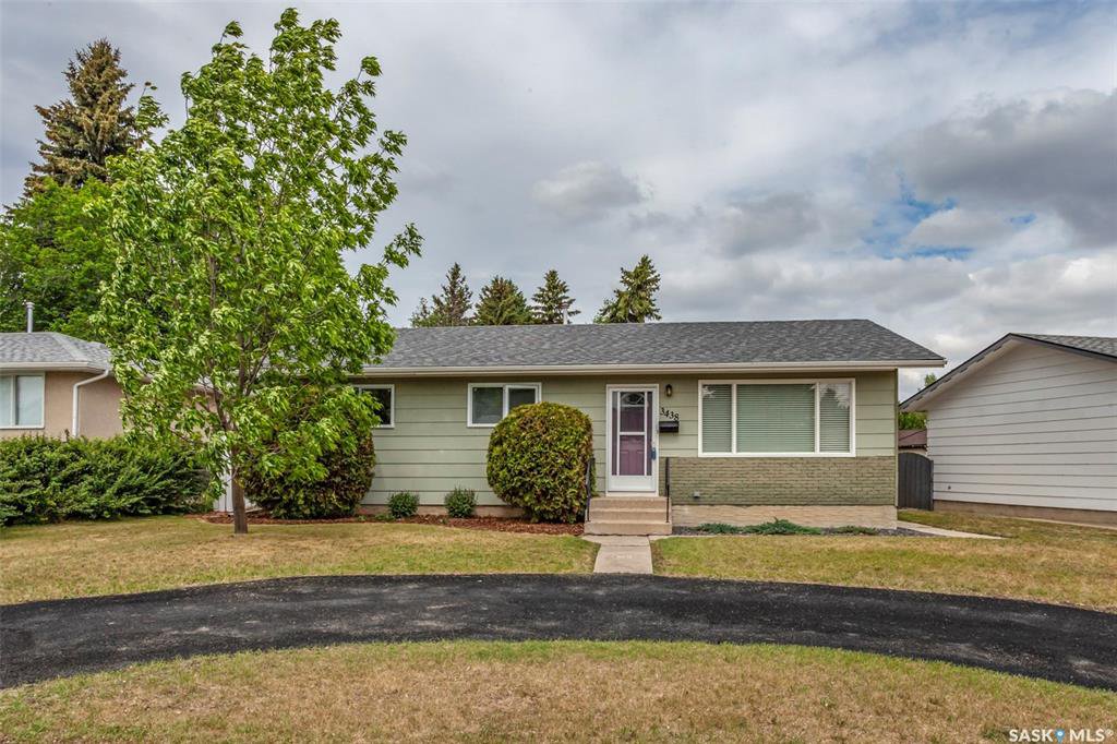 Main Photo: 3438 Centennial Drive in Saskatoon: Pacific Heights Residential for sale : MLS®# SK775907