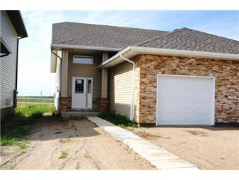Main Photo: 433B Brookyn Crescent: Warman Duplex for sale (Saskatoon NW) : MLS®# 402802