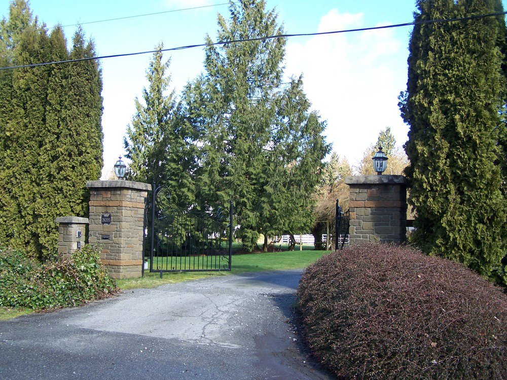 Main Photo: 26205 64B Ave in Langley: Home for sale : MLS®# F1305187