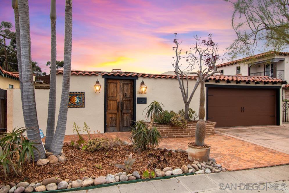 Main Photo: UNIVERSITY HEIGHTS House for sale : 2 bedrooms : 4650 HARVEY RD in San Diego