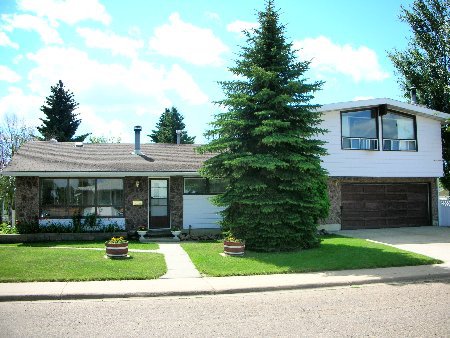 Main Photo: : House for sale (Rosslyn)