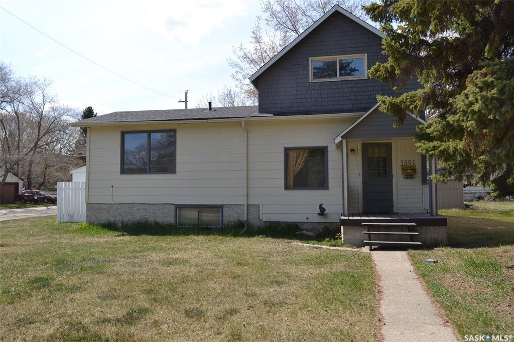 Main Photo: 1501 2nd Avenue North in Saskatoon: Kelsey/Woodlawn Residential for sale : MLS®# SK771298