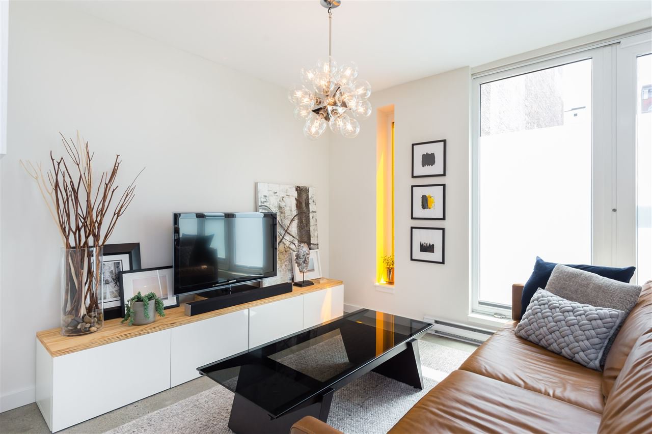 Main Photo: 310 150 E CORDOVA STREET in Vancouver: Downtown VE Condo for sale (Vancouver East) : MLS®# R2413027