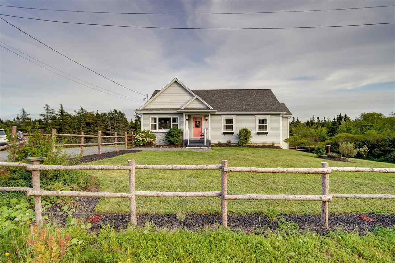 Main Photo: 778 Ketch Harbour Road in Portuguese Cove: 9-Harrietsfield, Sambr And Halibut Bay Residential for sale (Halifax-Dartmouth) : MLS®# 202019132