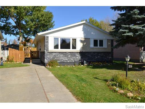 Main Photo: 259 McMaster Crescent in Saskatoon: East College Park Single Family Dwelling for sale (Saskatoon Area 01) : MLS®# 551273