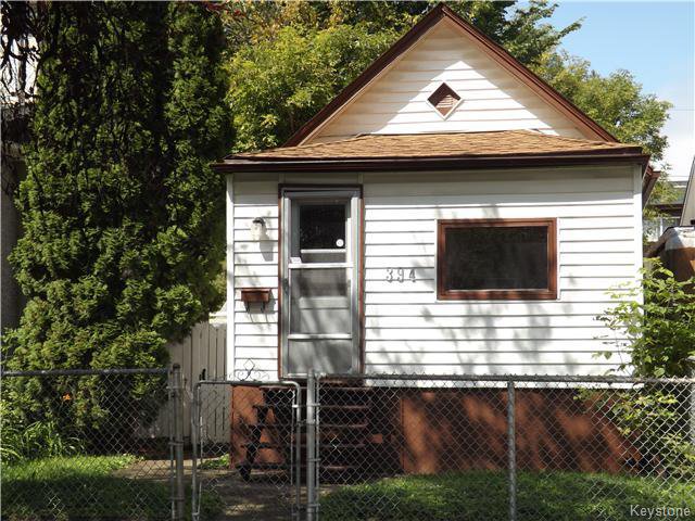 BRIGHT, UPDATED & WELL LOCATED NORTH OF MOUNTAIN!