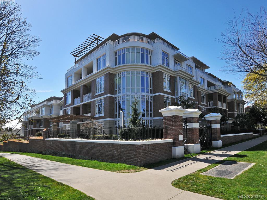 Main Photo: 311 999 Burdett Avenue in VICTORIA: Vi Downtown Condo Apartment for sale (Victoria) : MLS®# 390771