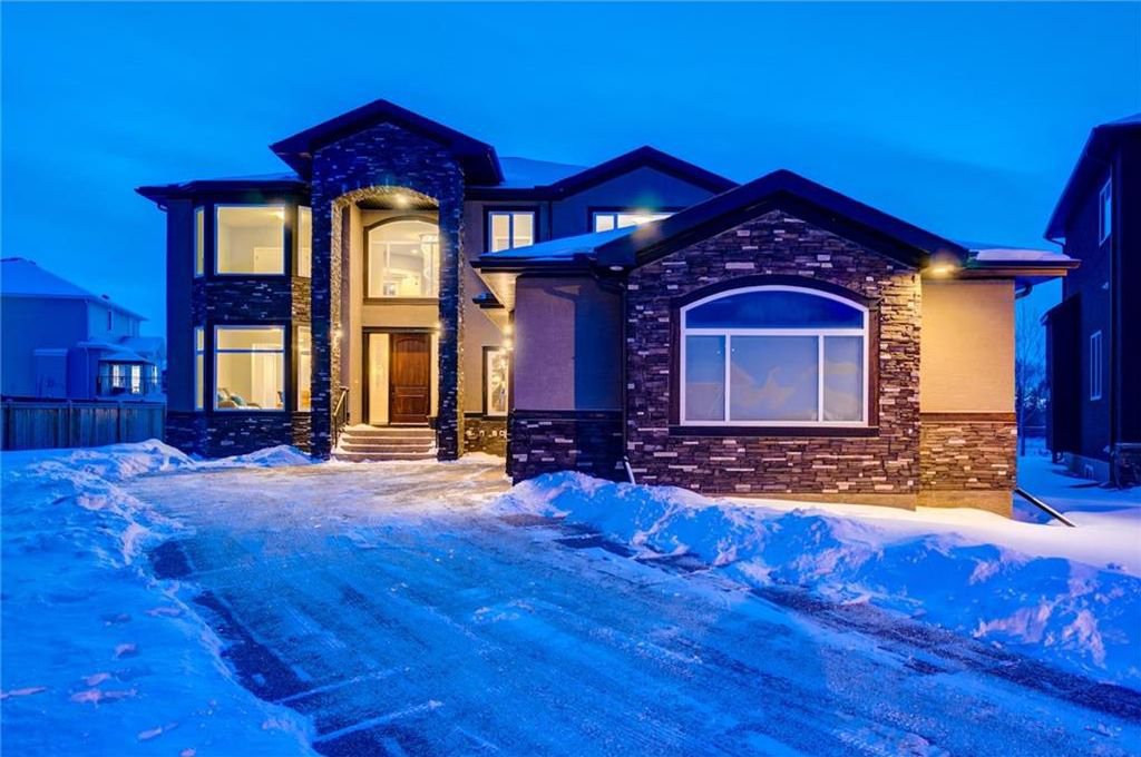 Main Photo: 117 KINNIBURGH BAY: Chestermere House for sale : MLS®# C4160932