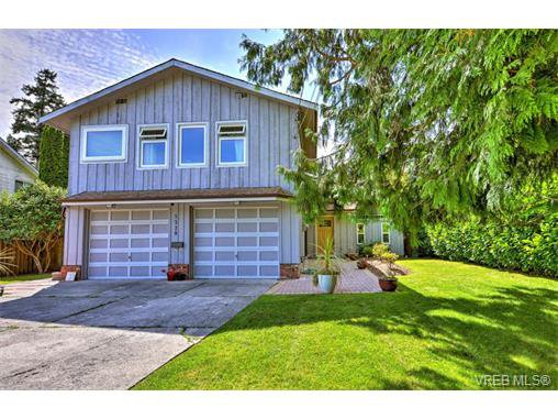 Main Photo: 5218 Cordova Bay Rd in VICTORIA: SE Cordova Bay House for sale (Saanich East) : MLS®# 735348