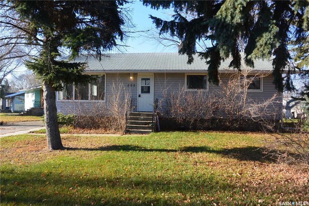 Main Photo: 202 3rd Street West in Carnduff: Residential for sale : MLS®# SK752304