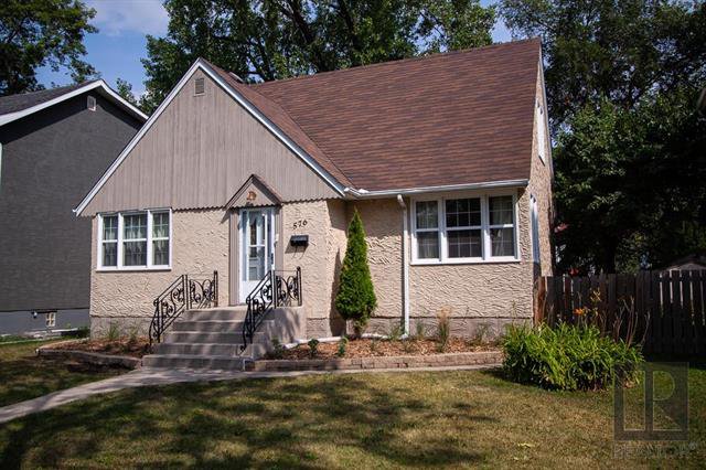 Main Photo: 576 Ash Street in Winnipeg: River Heights Residential for sale (1D) : MLS®# 1822530