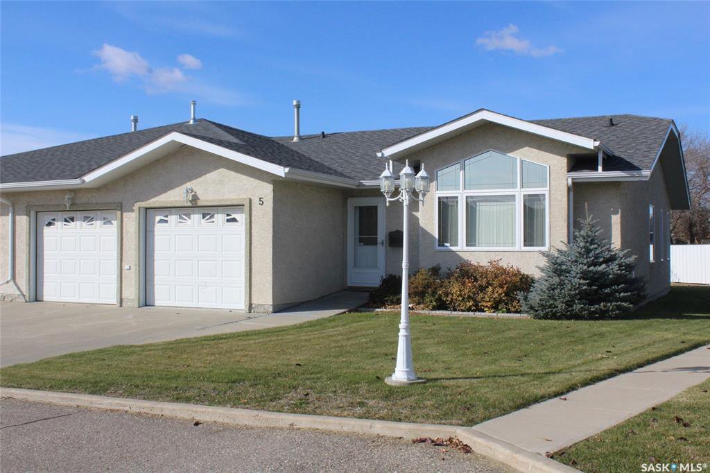Main Photo: 5 384 Pine Avenue in Estevan: Residential for sale : MLS®# SK789967